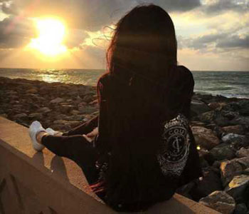 Alone Girl Whatsapp DP For Whatsapp Alone Girl Whatsapp DP For Whatsapp